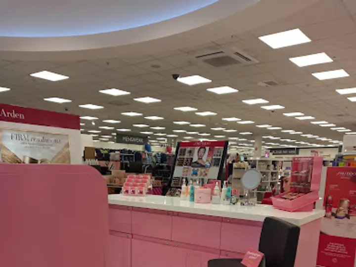 Benefit Cosmetics Brow Bar in Limerick