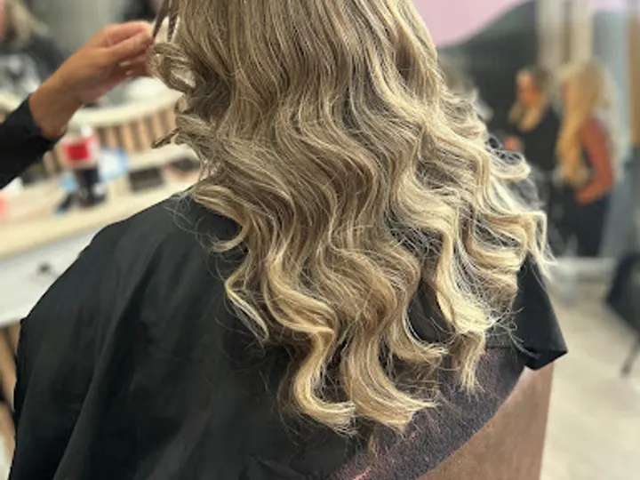 Color Couture Hair Loss Clinic in Glen