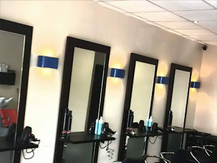 Curlz Hair Salon in Limerick