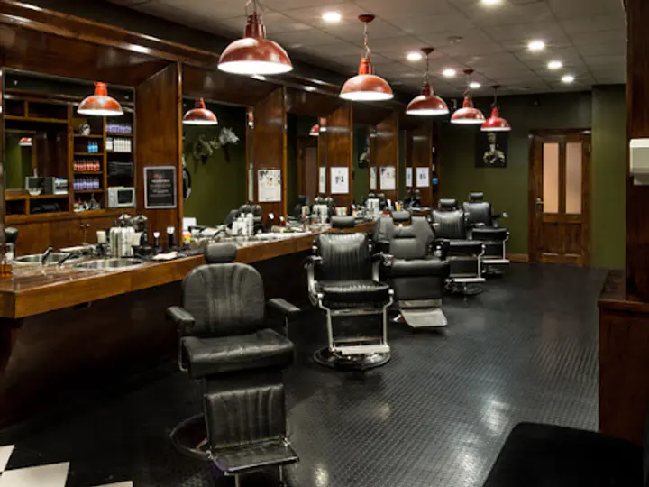 Fat Tony's Barber Shop in Bearna