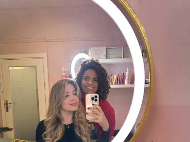 Flávia Goís Hairdresser in Dublin in Dublin 2