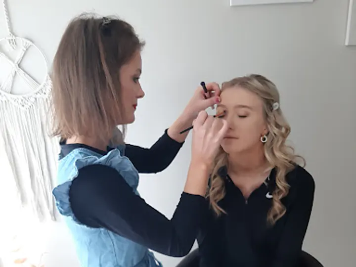 Jennifer Green Makeup Artist in Dundalk