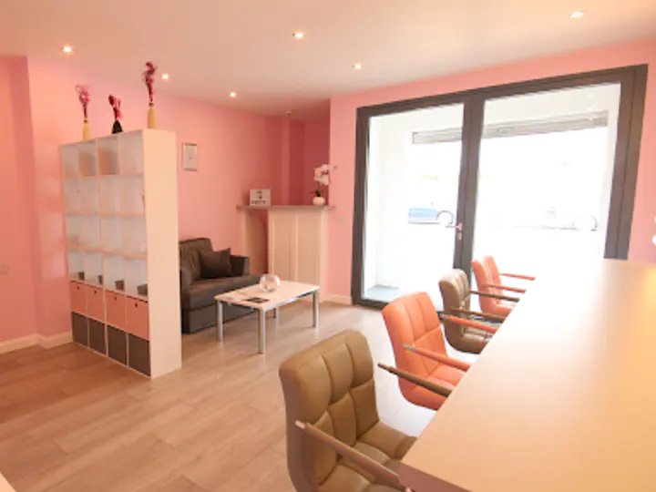Me So Pretty - Make Up & Beauty Studio in Longford