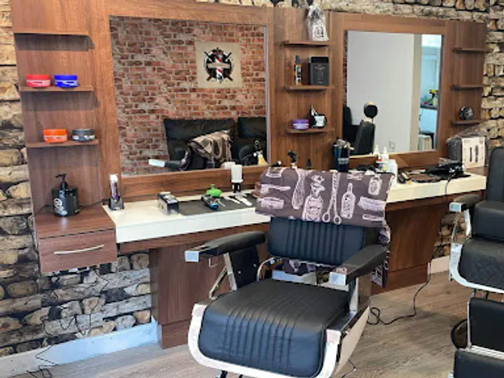 ML Barber Shop in Kells