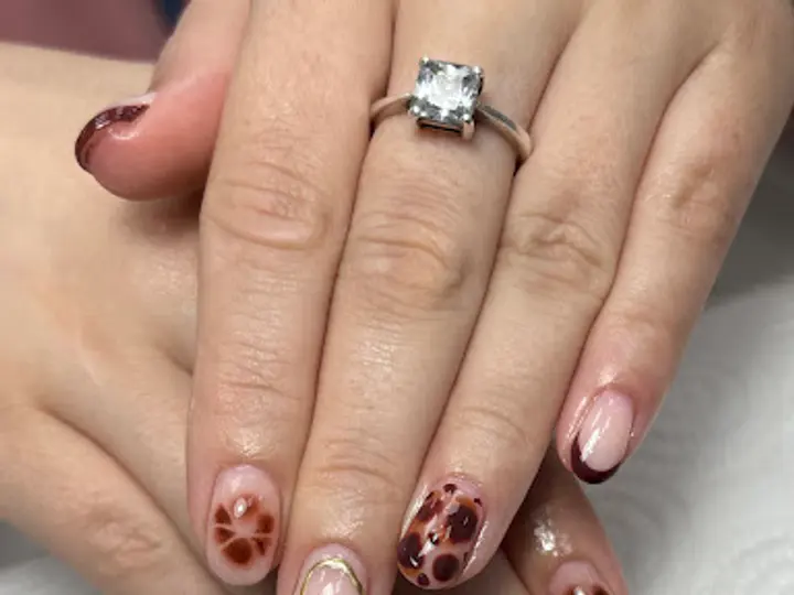 Roisin’s Nails & Beauty in Omagh
