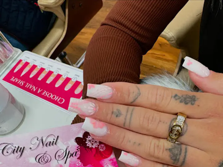 Walled City Nails and SPA (Derry~londonderry) in Londonderry